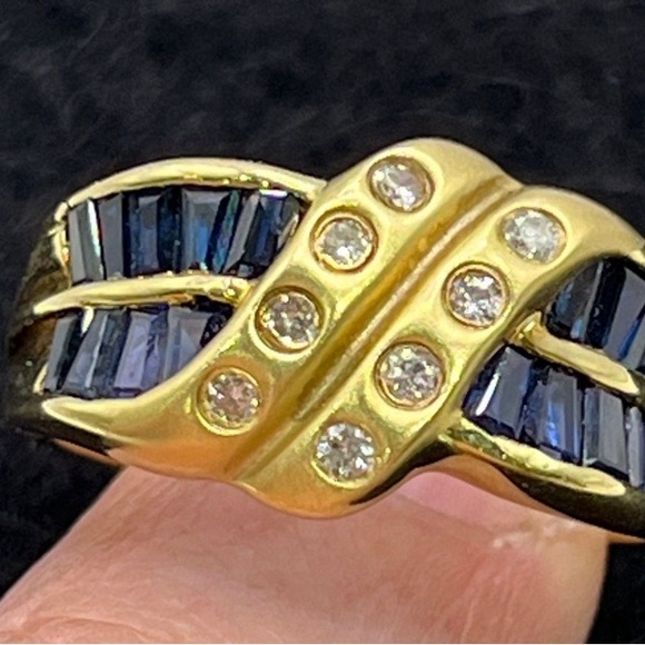Gorgeous Vintage 14k gold ring with sapphire and diamonds - Picture 2 of 4